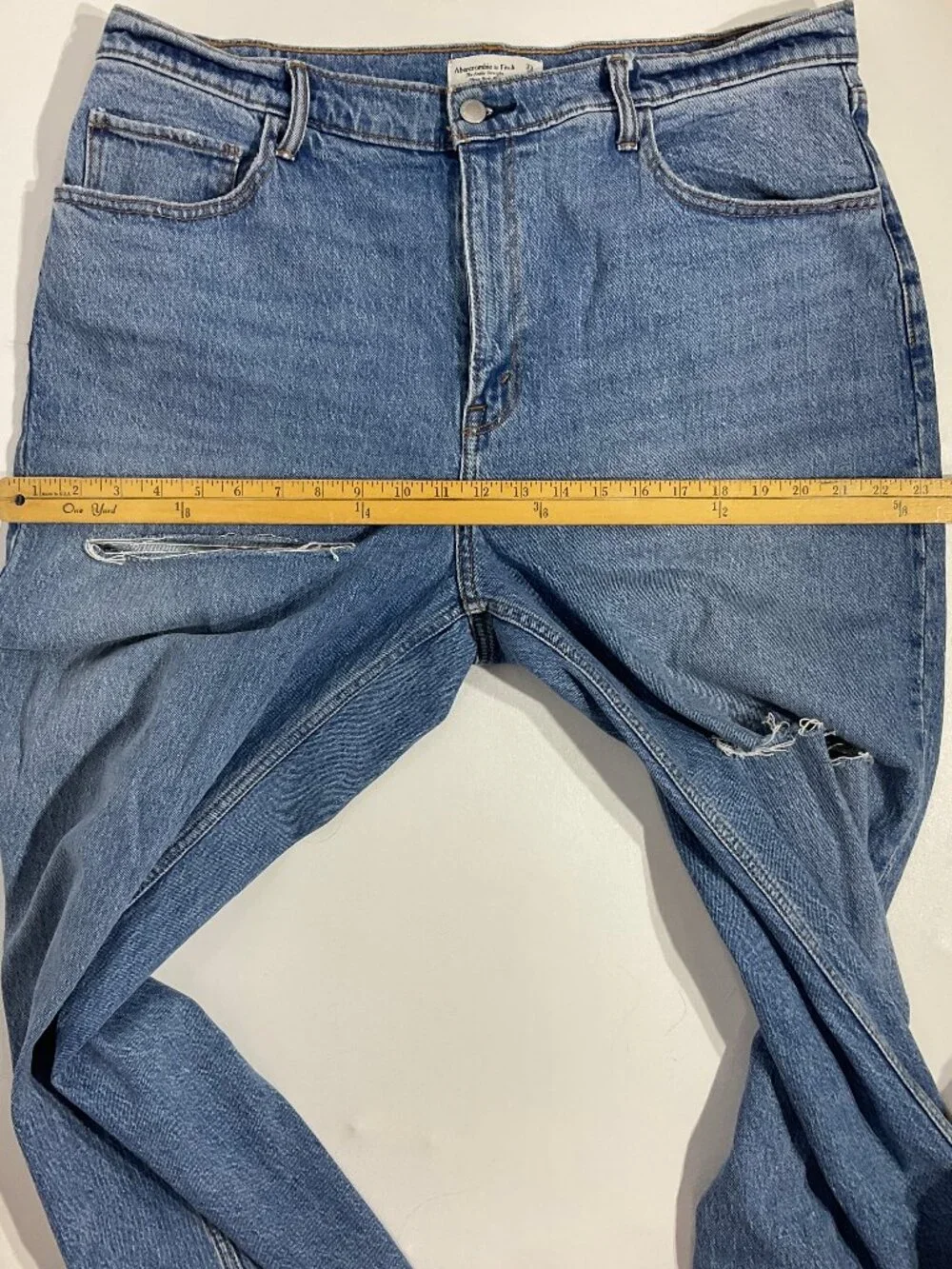 Abercrombie & Fitch 33/16 Ankle Straight Ultra High Rise Distressed Jeans Womens